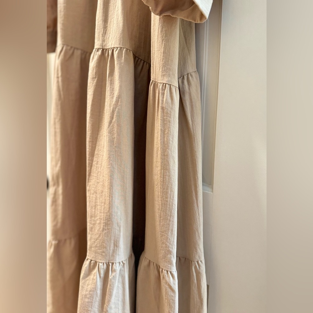 MDRN Tiered Kaki Collared Coton Shift Dress